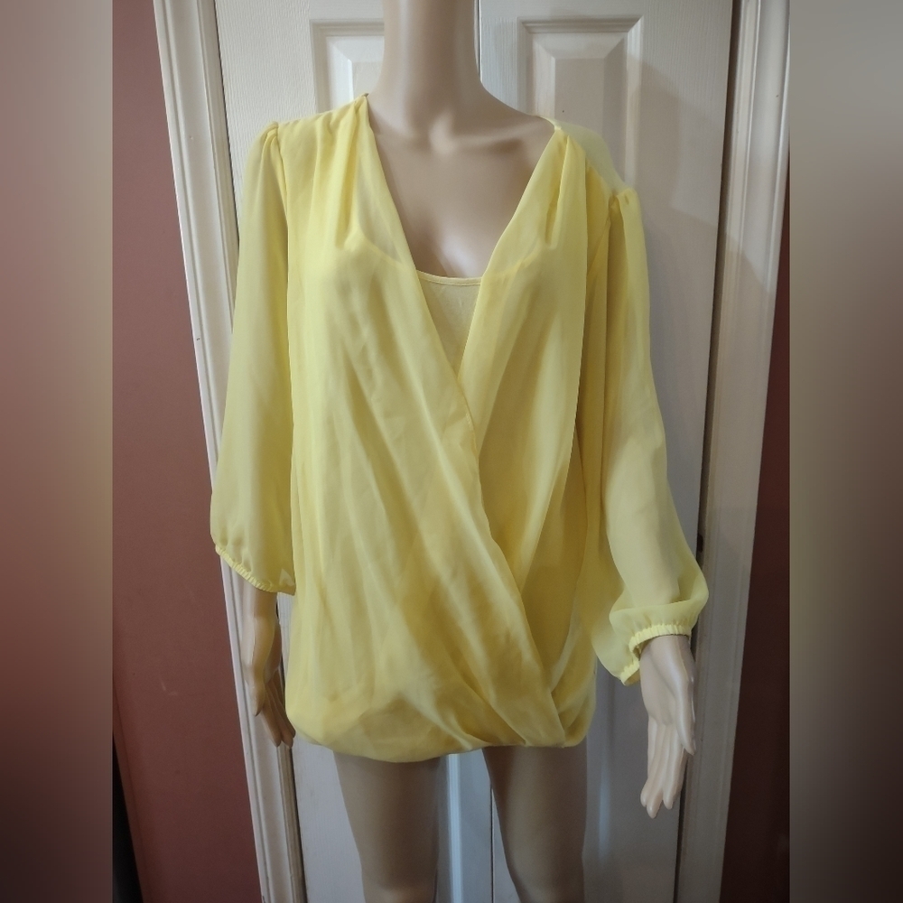 AB Studio Woman's Size XL yellow Long Sleeve shirt top blouse